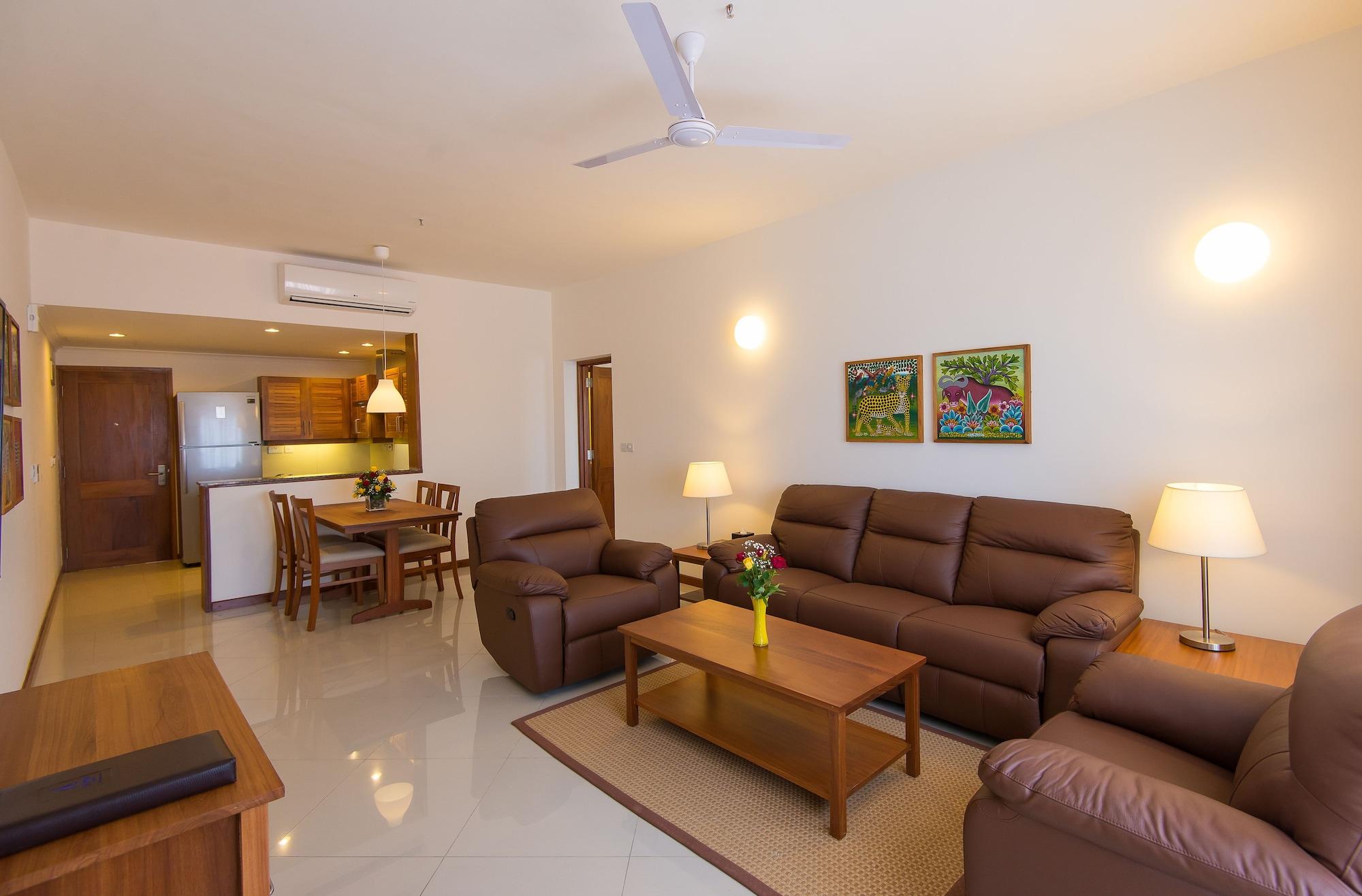 Sea Cliff Court Hotel & Luxury Apartments Дар ес Саалам Екстериор снимка
