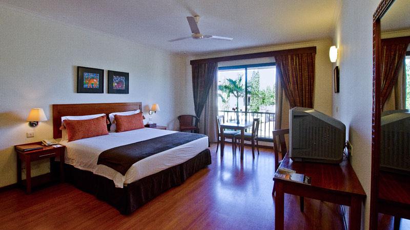 Sea Cliff Court Hotel & Luxury Apartments Дар ес Саалам Екстериор снимка