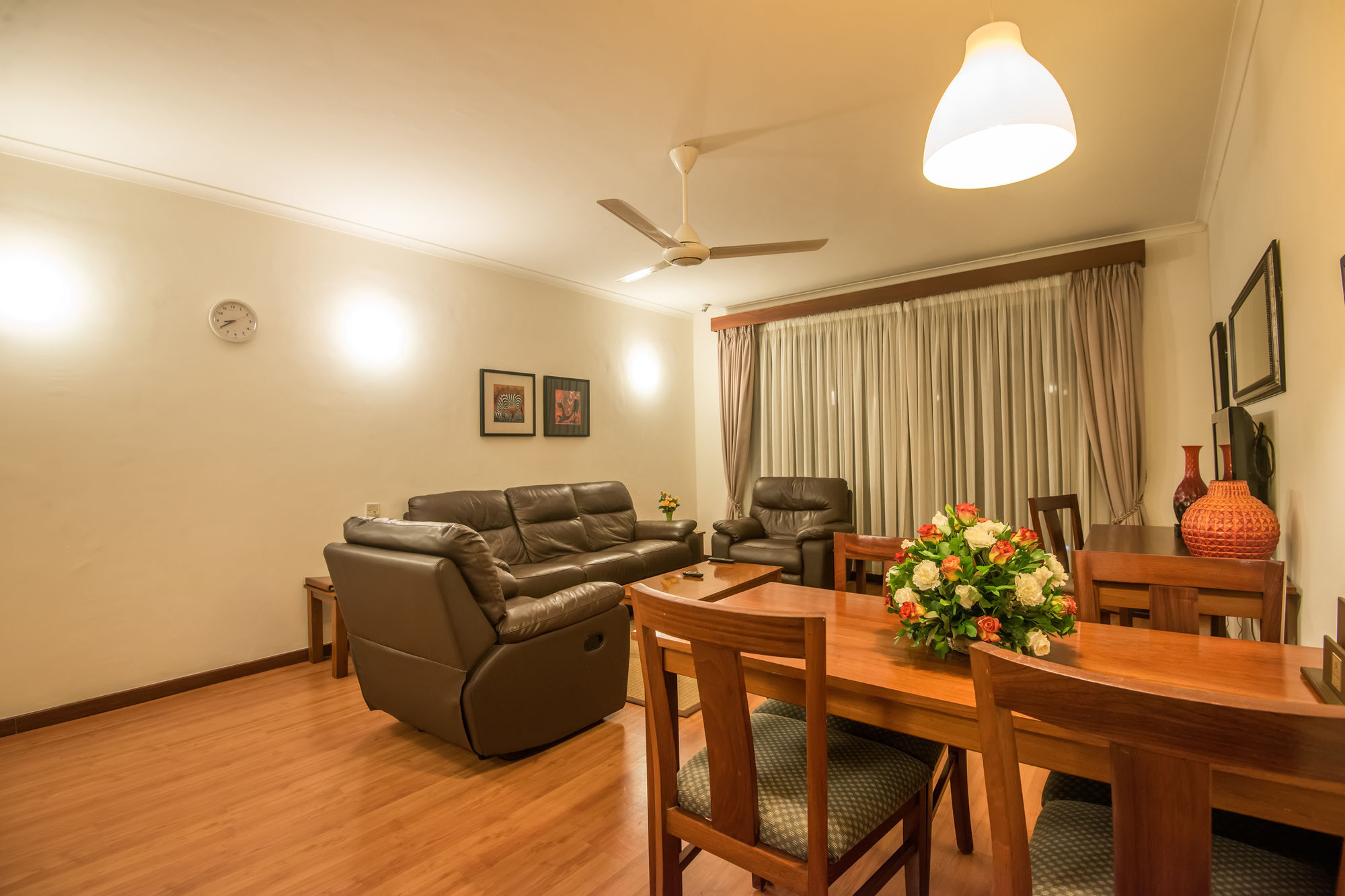 Sea Cliff Court Hotel & Luxury Apartments Дар ес Саалам Екстериор снимка